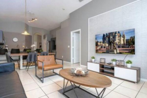 Amazing 5 BR wgame room minutes from Disney